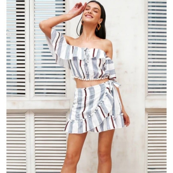 Pom Pom Coquette Set - Picture 10 of 16